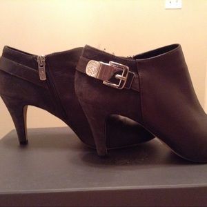 Vince Camuto grey booties leather & suede